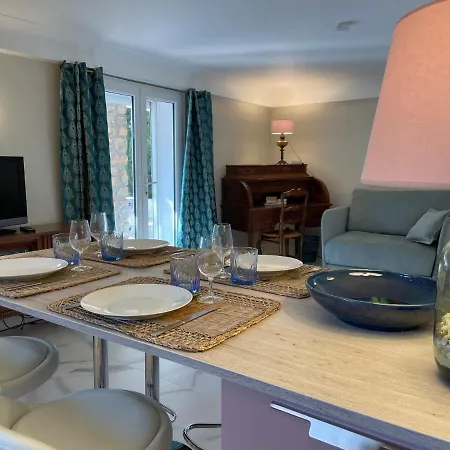 Rez-de-chaussee Dans Grand Jardin Provencal, A La Tatiana Апартаменты Антиб