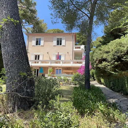 Апартаменты Rez-de-chaussee Dans Grand Jardin Provencal, A La Tatiana Антиб