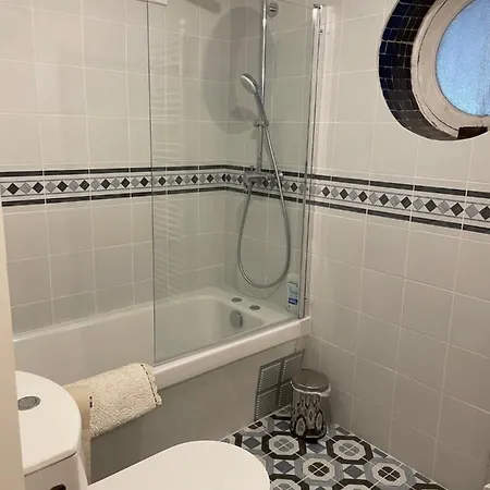 Rez-de-chaussee Dans Grand Jardin Provencal, A La Tatiana Apartment *