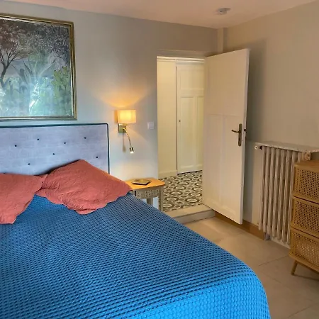 Apartment Rez-de-chaussee Dans Grand Jardin Provencal, A La Tatiana *