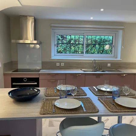 Rez-de-chaussee Dans Grand Jardin Provencal, A La Tatiana Apartment