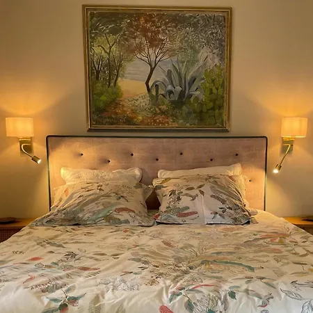 Rez-de-chaussee Dans Grand Jardin Provencal, A La Tatiana * Antibes