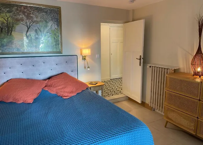 Apartment Rez-de-chaussee Dans Grand Jardin Provencal, A La Tatiana *