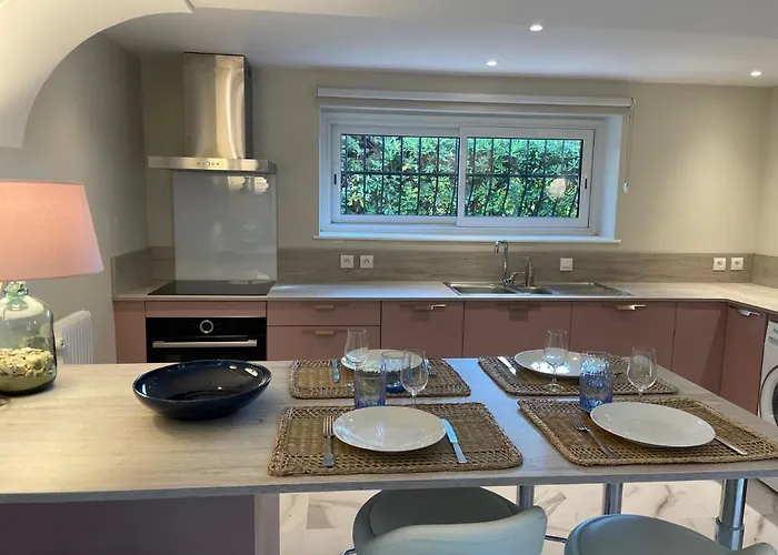 Rez-de-chaussee Dans Grand Jardin Provencal, A La Tatiana Apartment